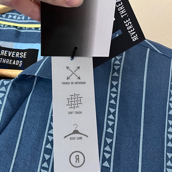 NWT Reverse Threads Mens Small Button Down Short Sleeve Shirt Aztec Viscose Blue - Picture 3 of 13